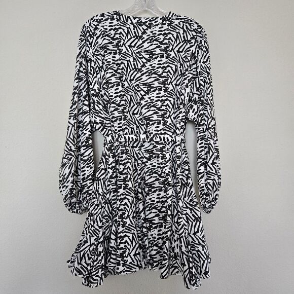 WKND WYFR Stylish Black & White Patterned Dress Long Puff Sleeves Size XS - Picture 8 of 10